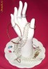 Mana din portelan - suport elegant pt. bijuterii -