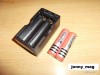 Pachet Pt.Lanterna cu Incarcator Dublu si 2 Acumulatori 18650 UltraFire de 3000 mAh