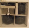 Set ideal pentru orice baie cu un design placut de culoare neagra; articole baie; casa