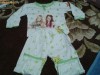 pijama hanna montana cu panatlon 3/4 2-3 ani. 15 ron