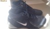 adidasi nike tip gheata