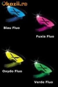 LENTILE DE CONTACT FLUORESCENTE