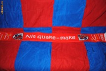 fular nit quake make foto