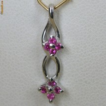 pandantiv aur alb 14K cu rubine naturale 0,23CT finut si frumos foto