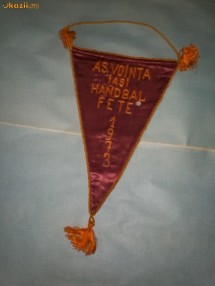 398 Fanion AS. VOINTA IASI - Handbal Fete -1973 foto