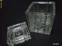 Caseta cristal Boemia gravata manual, anii '70, deosebita foto