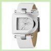 dkny white foto mare