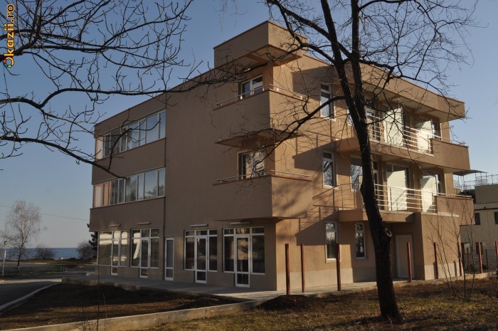 INCHIRIERE SPATIU COMERCIAL foto mare