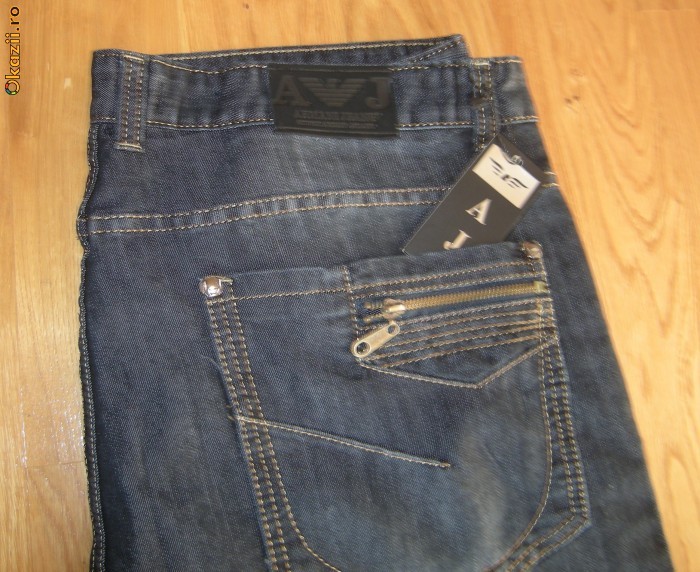 JEANS ARMANI foto mare