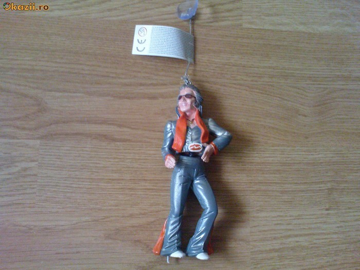 Papusa Elvis Presley pt. parbriz foto mare