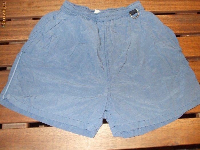 Pantaloni scurti bleumarin,masura :164,ptr.14-15 ani foto mare