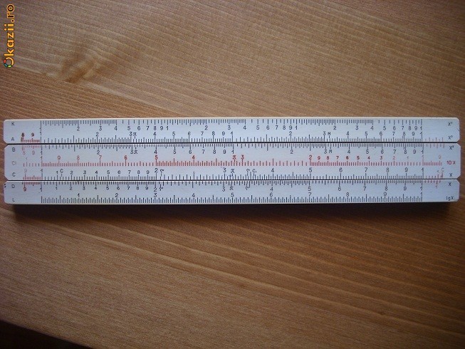 Rigla de calcul. foto mare