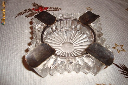Scrumiera din cristal si metal foto mare