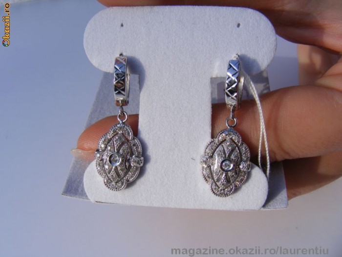 Superbi Cercei model cocktail aur 14K, 3.7g, ornati cu 46 BRILIANTE !!! foto mare