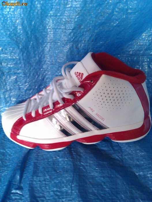 VAND GHETE BASCHET ADIDAS PRO MODEL MARIMEA 40 2/3. foto mare