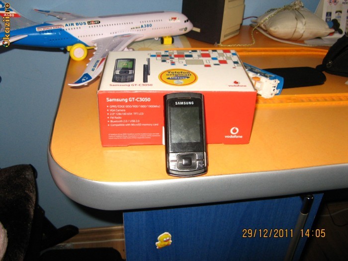 Telefon Samsung C3050 foto mare