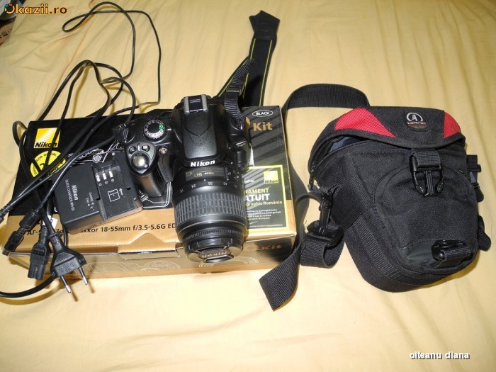 Nikon D40 + obiectiv 18-55mm, impecabil, la cutie + geanta Tamrac + card 4GB foto mare