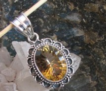 Pandativ argint 925,mistic topaz galben. Superb!