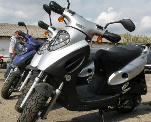 SCUTER NOU , marca MOTO ZETA 125 cmc foto mare