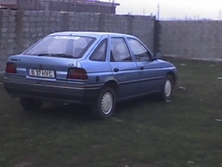 ford escort foto mare