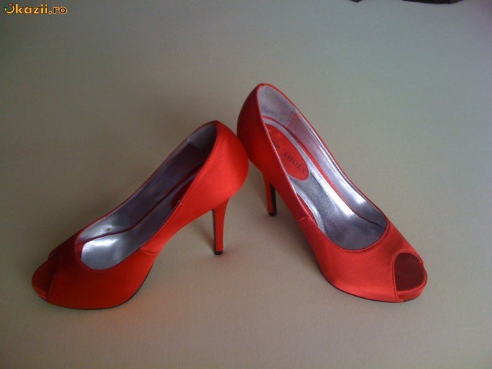 Pantofi rosii 38 , (zara,bershka) foto mare Pantofi rosii 38 , (zara,bershka) foto mare