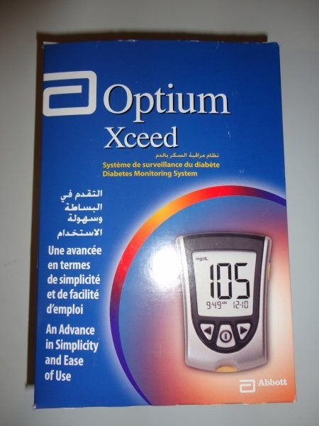 APARAT DE TESTARE A GLICEMIEI / GLUCOMETRU OPTIUM XCEED foto mare APARAT DE TESTARE A GLICEMIEI / GLUCOMETRU OPTIUM XCEED foto mare